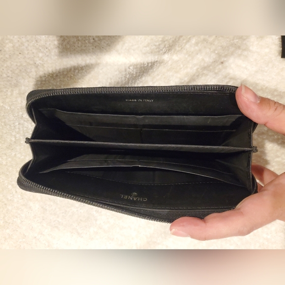 CHANEL VINTAGE CC CAVIAR PEBBLED LEATHER ZIPPY WALLET - Picture 7 of 12